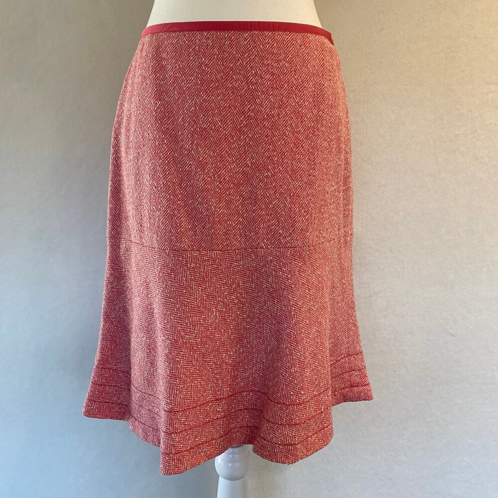 Ann Taylor Petites Wool Herringbone Skirt with Flare. Pink and Cream. Size 6P
